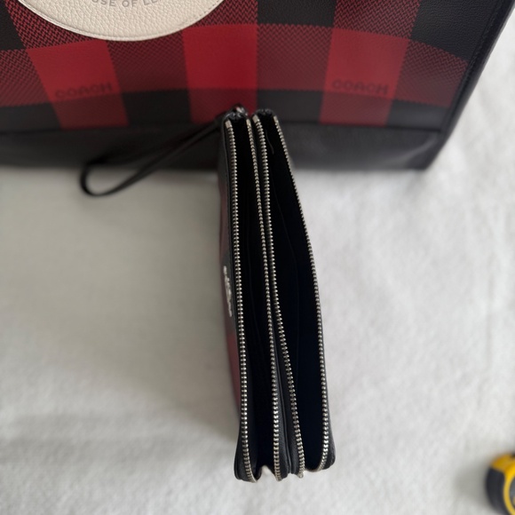 tote - Picture 14 of 16